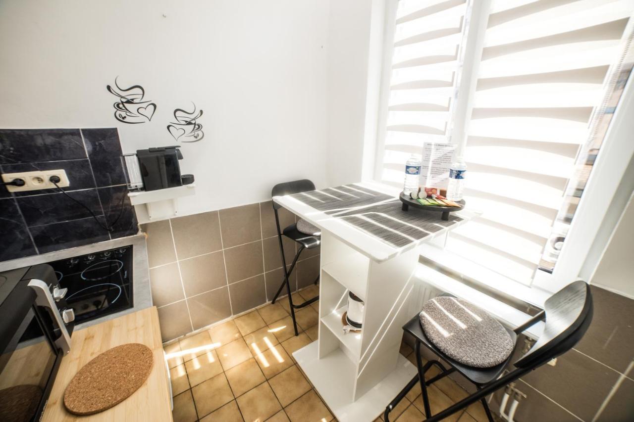 City Centre Hidden Gem! Apartment For Up To 3 People Brussels Ngoại thất bức ảnh